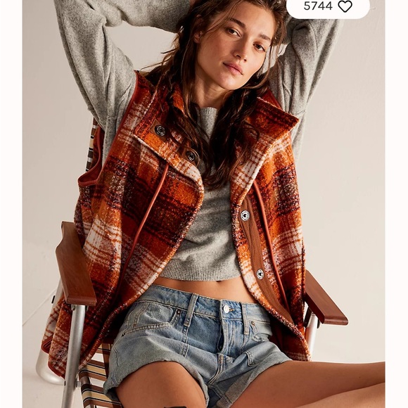 Free People Jackets & Blazers - 🆕 Free People Wrapped Up Blanket Vest- Topaz Combo